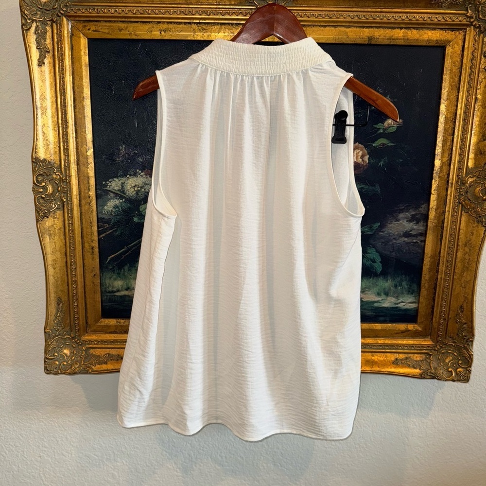 Brochu Walker White Sleeveless V-Neck Blouse with Neck Ties Size M Gently Used - Picture 7 of 7